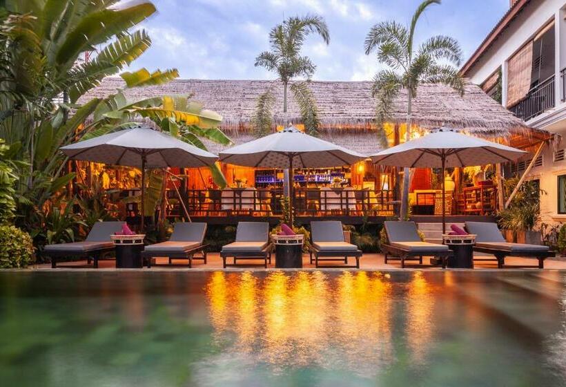 هتل La Bastide De Caro