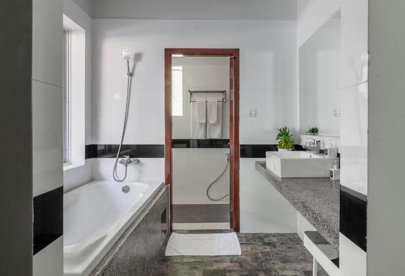 هتل La Bastide De Caro