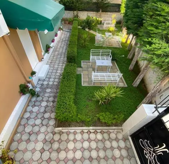 ペンション Vila Ajdinaj