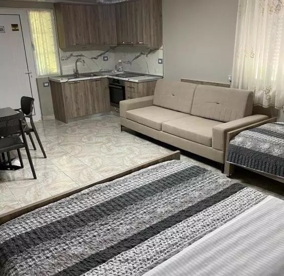 ペンション Vila Ajdinaj