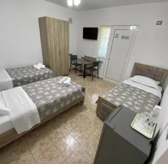 ペンション Vila Ajdinaj