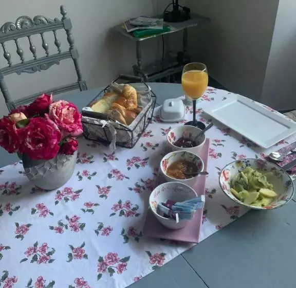 ベッドアンドブレックファースト Le Doux Nid La Classique