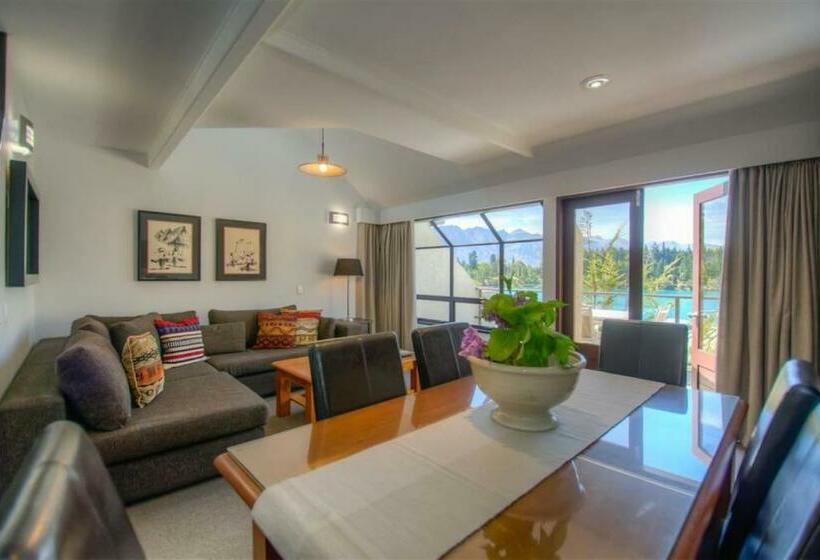 Lodges 10   Short Walk To Town