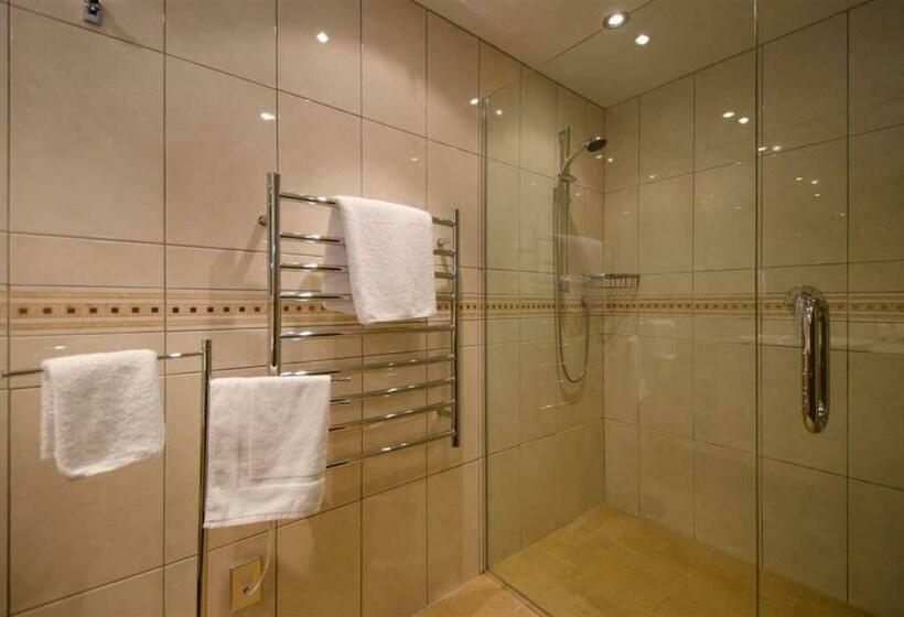 Lodges 10   Short Walk To Town