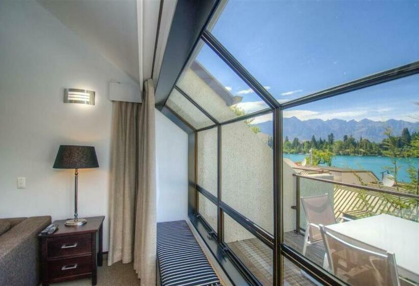 Lodges 10   Short Walk To Town