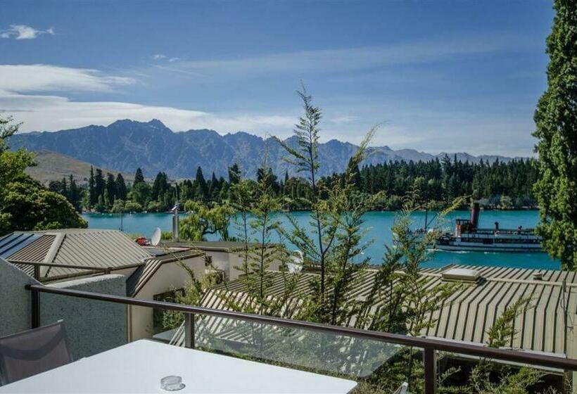 Lodges 10   Short Walk To Town