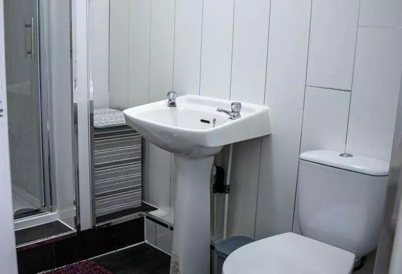 Majatalo 33 Turner Street