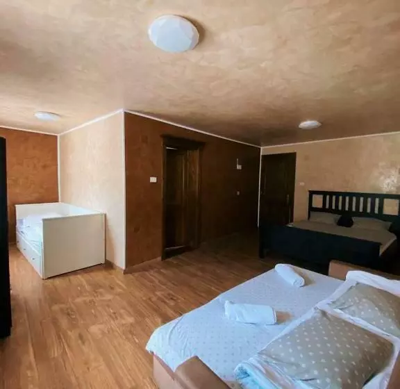 ペンション Casa Caius