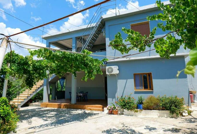 פנסיון Vila Juli 1