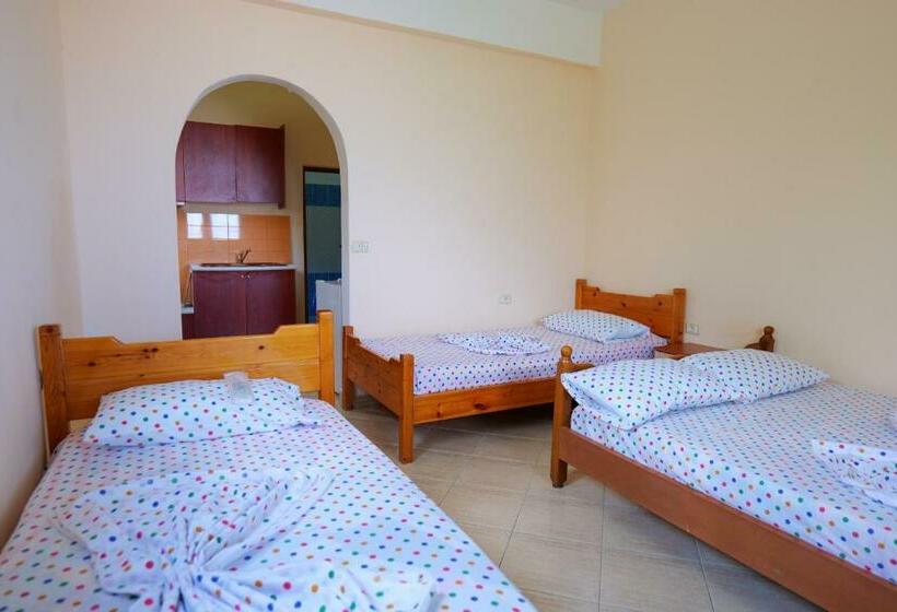 פנסיון Vila Juli 1