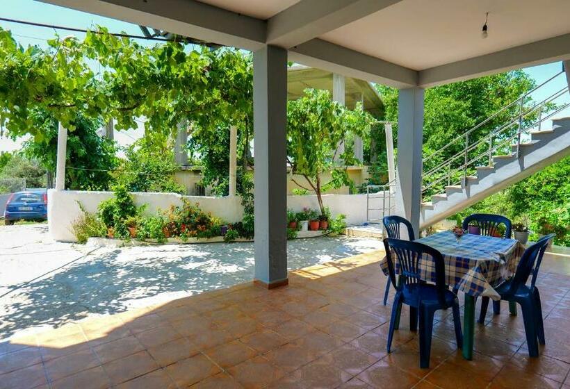 פנסיון Vila Juli 1