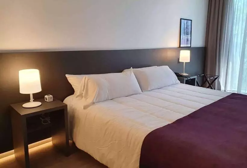 Hotelli Dazzler By Wyndham La Plata