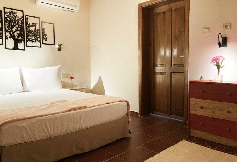 Hotel Maki Inn çıralı