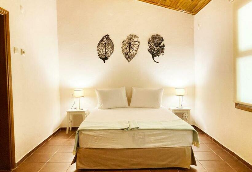 Hotel Maki Inn çıralı