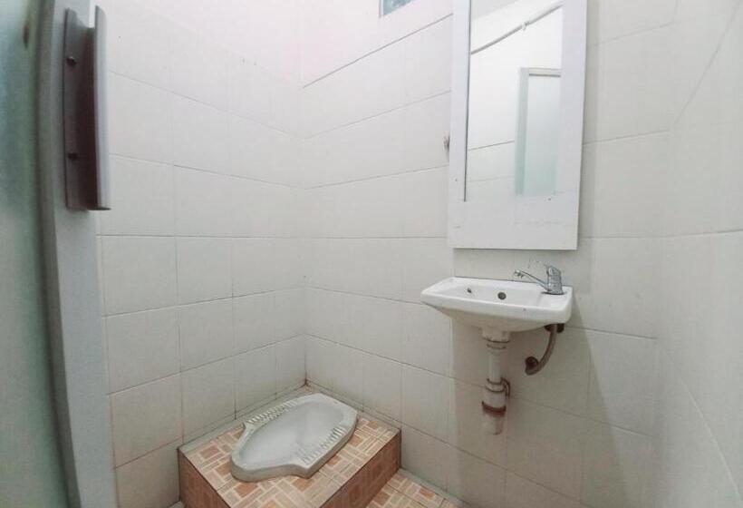 בית מלון כפרי Spot On 91336 Guesthouse Tarumanegara