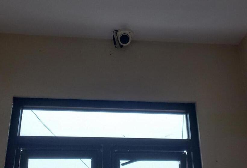 בית מלון כפרי Spot On 91336 Guesthouse Tarumanegara