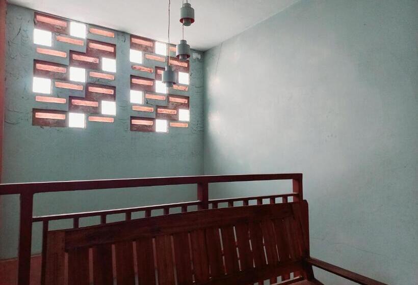 בית מלון כפרי Spot On 91336 Guesthouse Tarumanegara