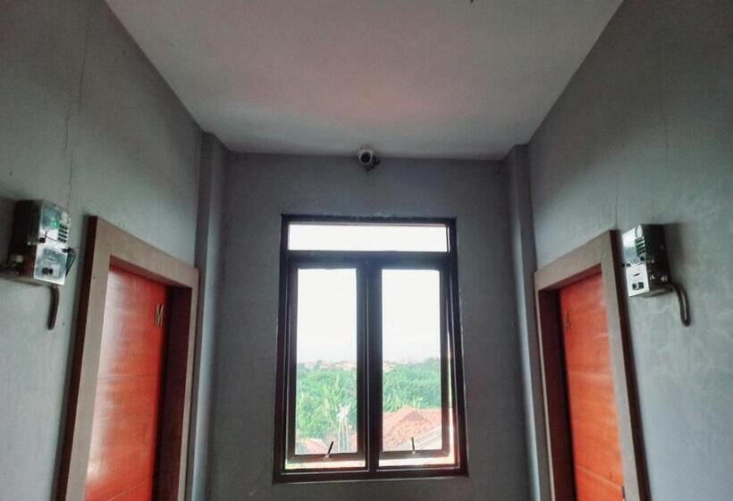 בית מלון כפרי Spot On 91336 Guesthouse Tarumanegara