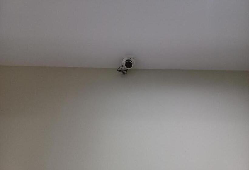 בית מלון כפרי Spot On 91336 Guesthouse Tarumanegara