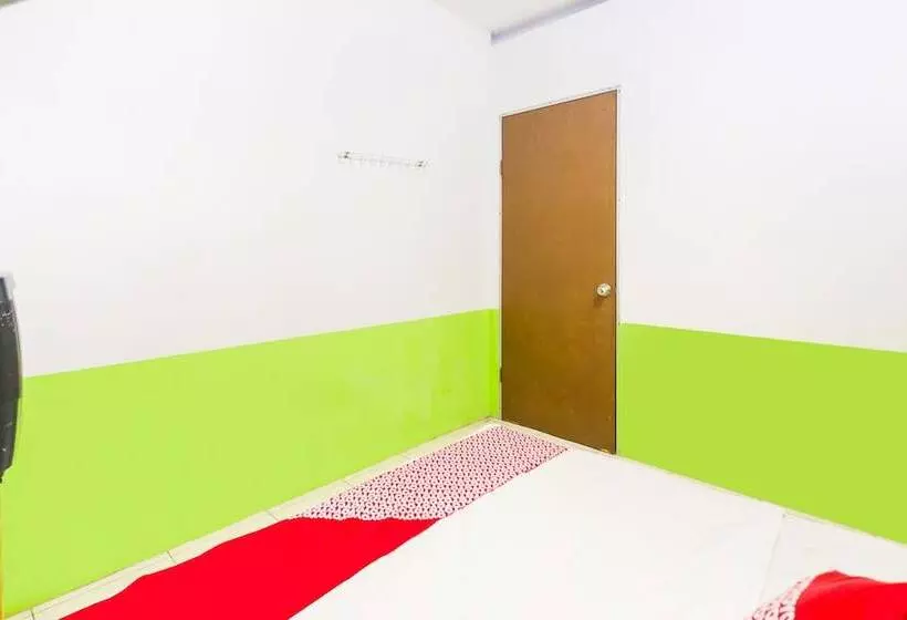 ホテル Spot On 91344 Wr House Syariah Batam