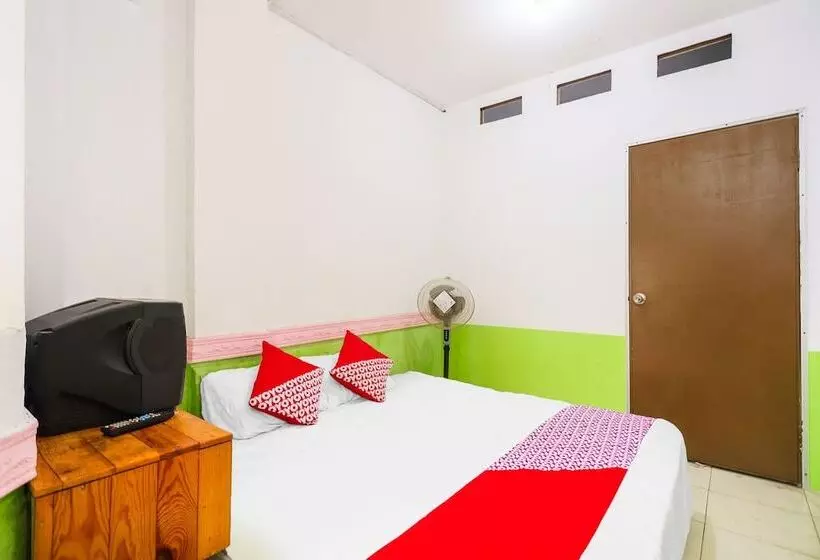 ホテル Spot On 91344 Wr House Syariah Batam