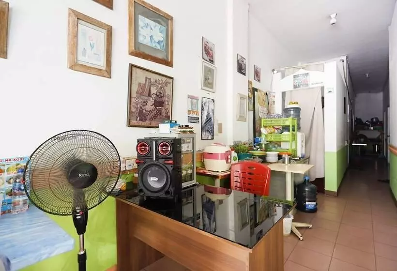 ホテル Spot On 91344 Wr House Syariah Batam