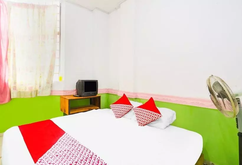 ホテル Spot On 91344 Wr House Syariah Batam
