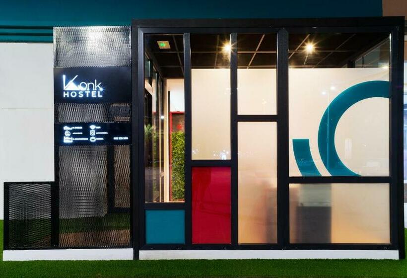پانسیون Konk Hostel