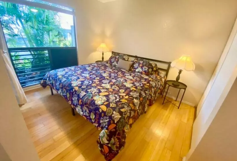 Black Sands Beach Condo With Full Kitchen