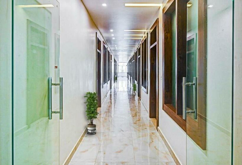 فندق Capital O 89300 Vansh International