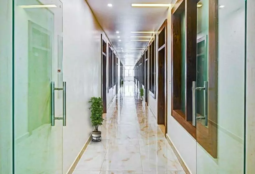 هتل Capital O 89300 Vansh International