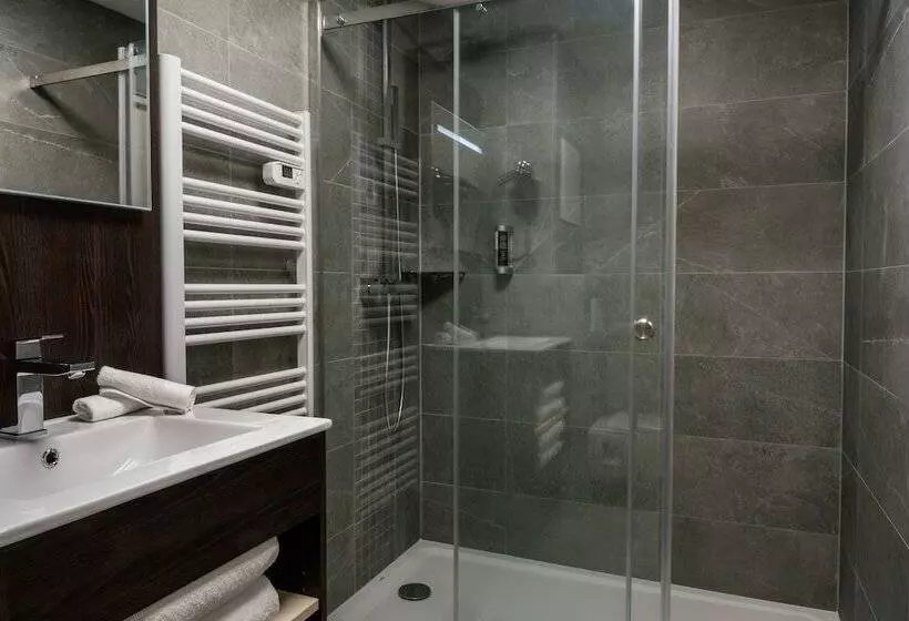 Hotelli Cottages De France Cdg