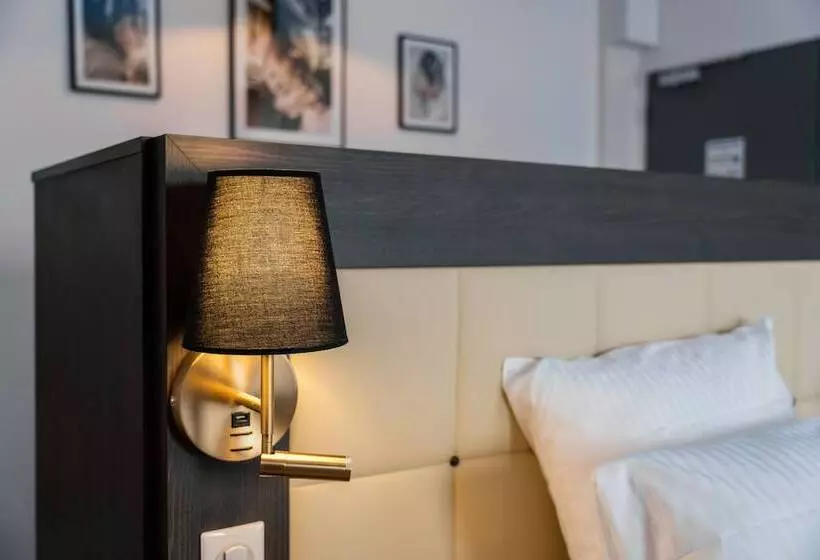 Hotelli Cottages De France Cdg