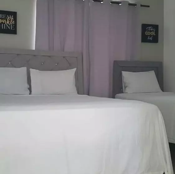 پانسیون Room In Bb   Casa Docia  Double Room With Balcony 2 Adults 1 Child  2