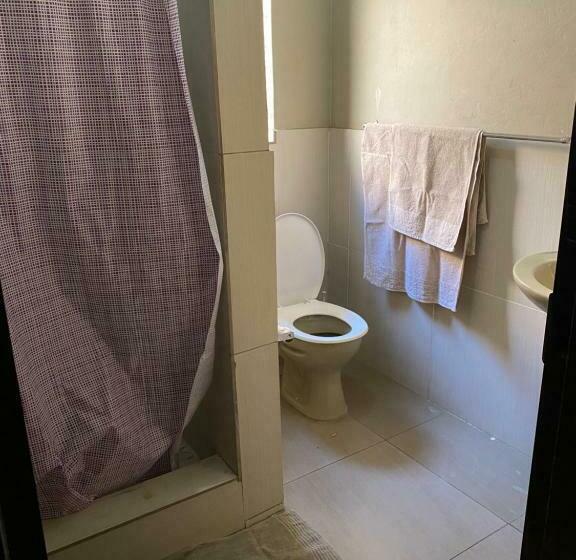 Bed & Breakfast Lux Contractors Accommodation