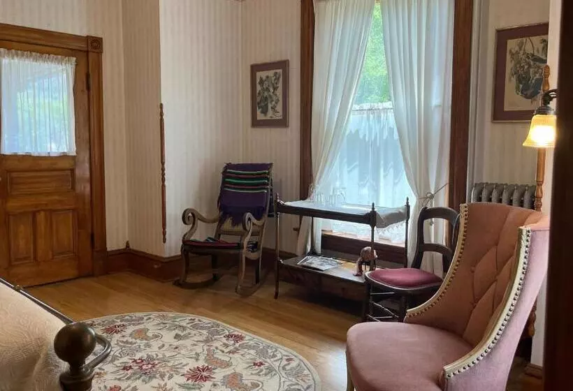 Gable House Bed And Breakfast Inn