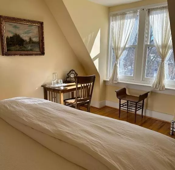 Gable House Bed And Breakfast Inn