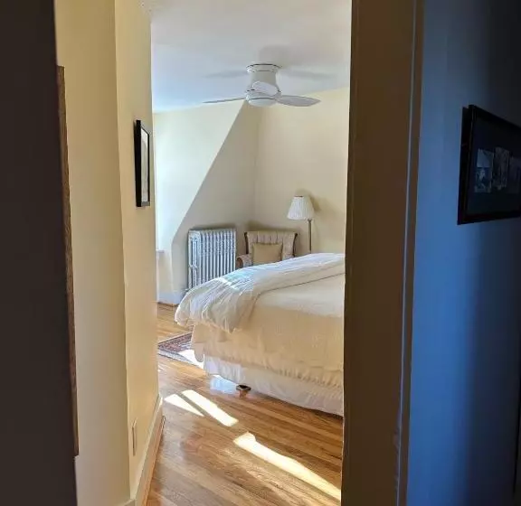 Gable House Bed And Breakfast Inn