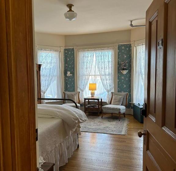 Gable House Bed And Breakfast Inn