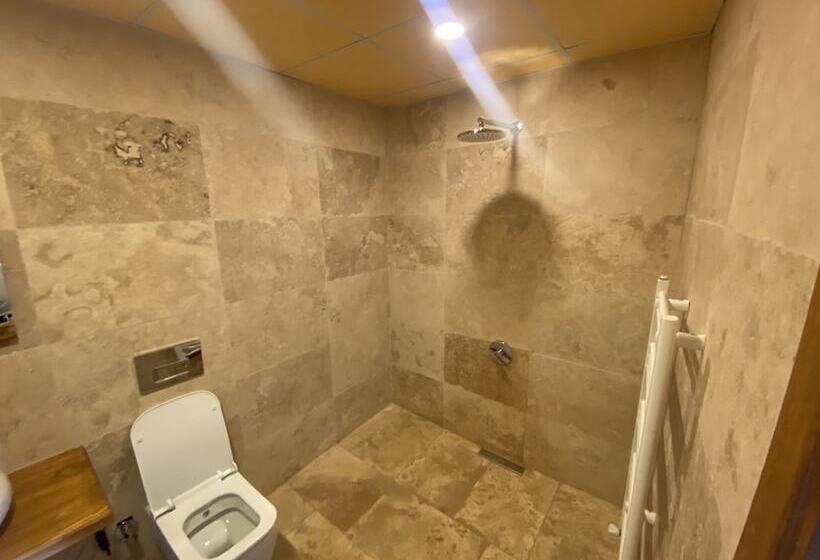 هتل Ala Stone House