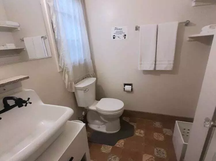 The New Star Motel   1950s Extended Stay Lodging And Retreat Center