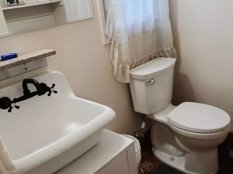 The New Star Motel   1950s Extended Stay Lodging And Retreat Center