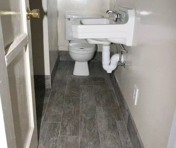 The New Star Motel   1950s Extended Stay Lodging And Retreat Center