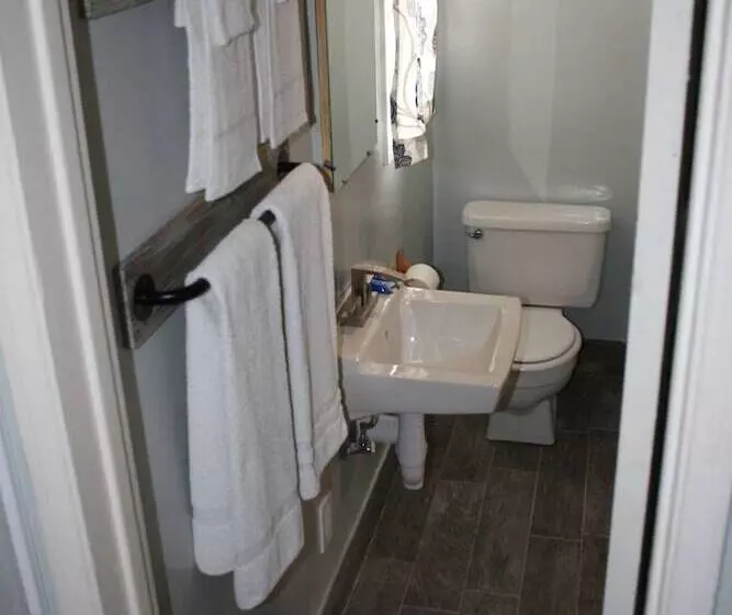 The New Star Motel   1950s Extended Stay Lodging And Retreat Center