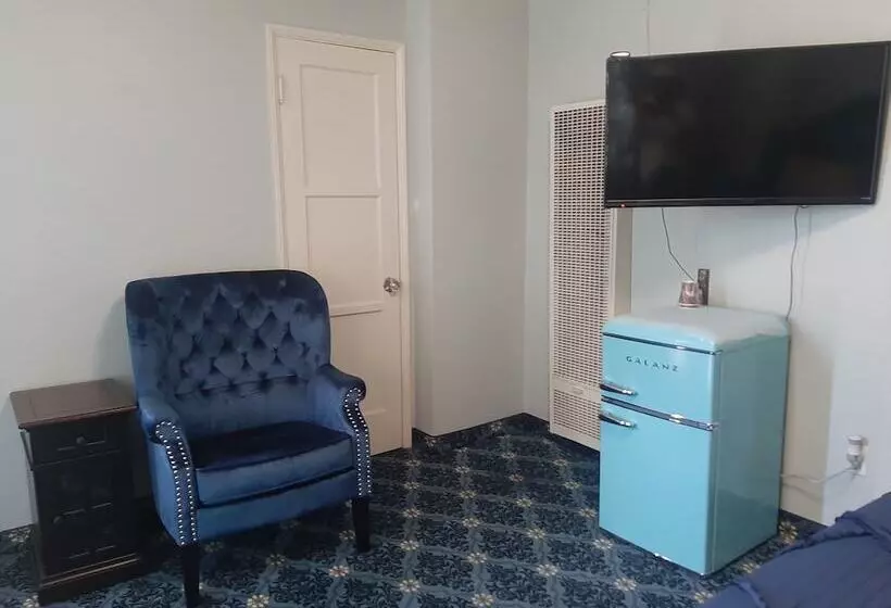 The New Star Motel   1950s Extended Stay Lodging And Retreat Center