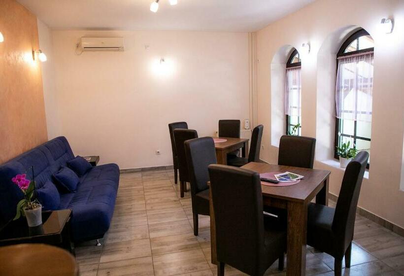 تختخواب و صبحانه Vila Mila