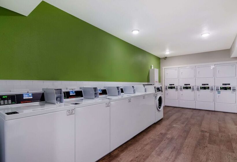 בית מלון כפרי Woodspring Suites Morrisville Raleigh Durham Airport