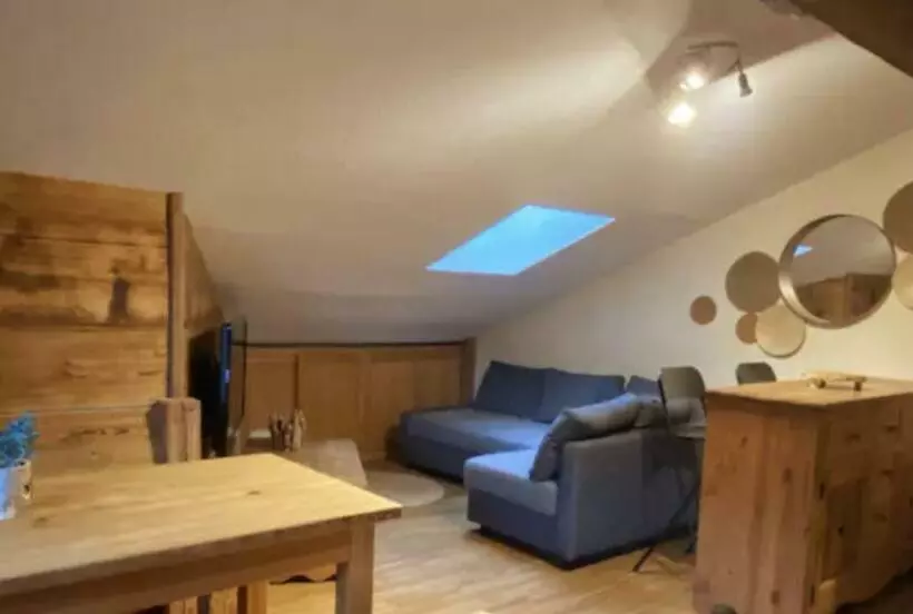 Joli Appartement Type Chalet : Balcon Et Belle Vue