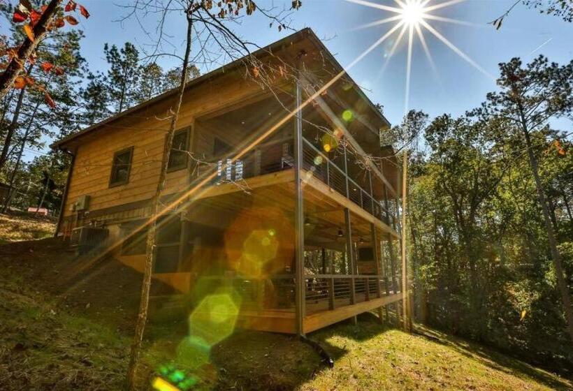 New Modern Cabin! 2 Large Decks, Hot Tub, Sleeps 8