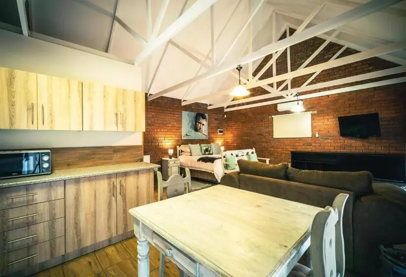 ペンション Titanic View   Place Of Peace